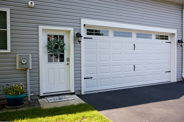 24/7 Emergency Garage Door Panel Replacement experts in Denver, IA